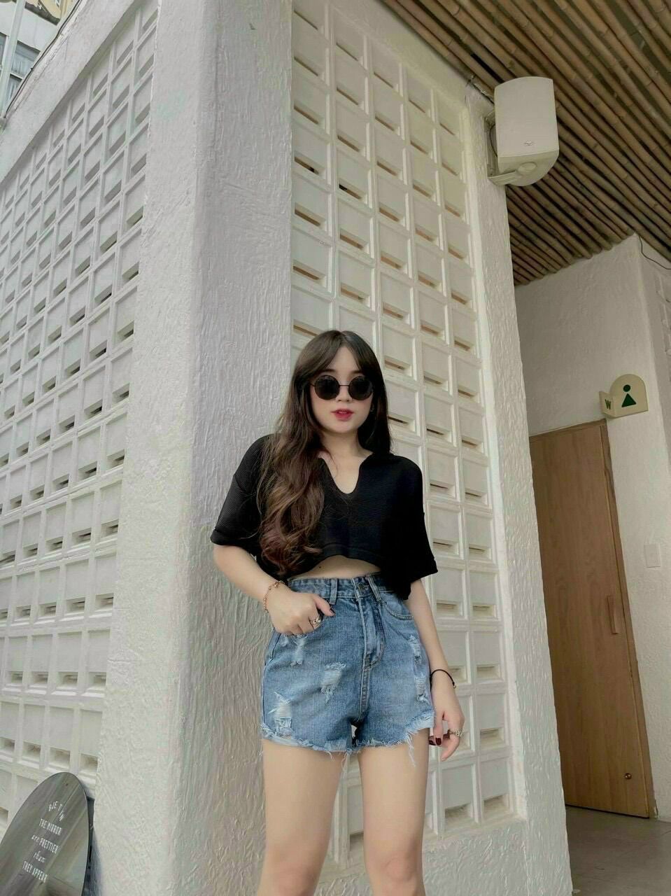 Áo Croptop Cổ Bẻ Khoét Bự
