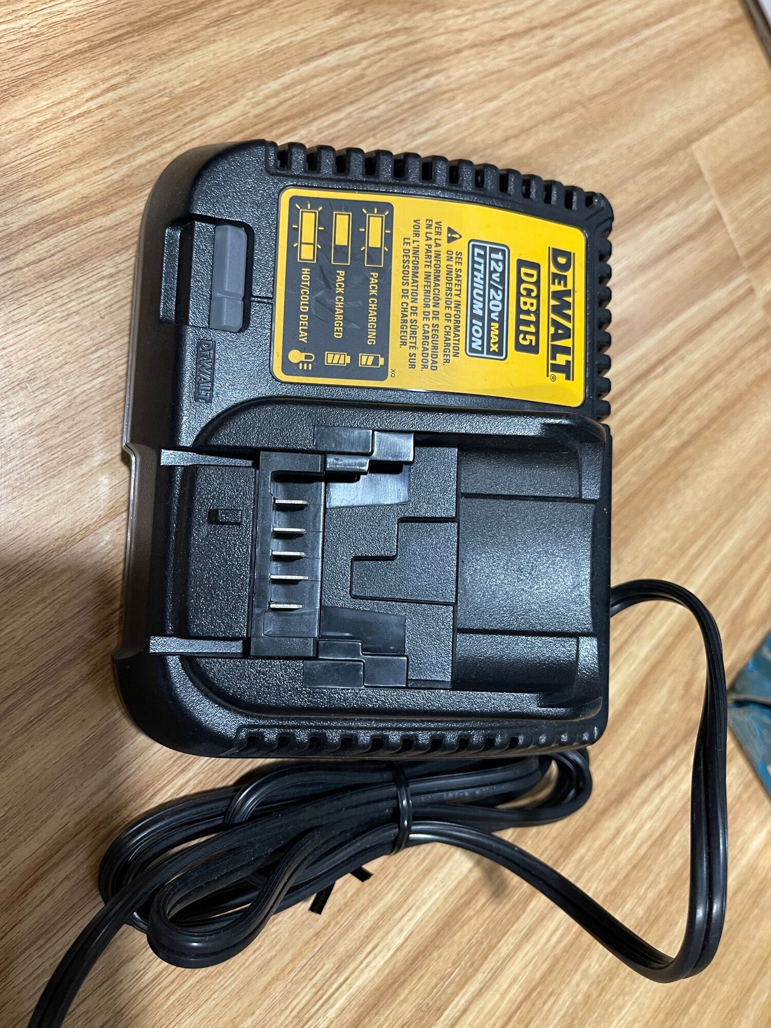 Sac dewalt 115 | pin dewalt DCB182 4Ah