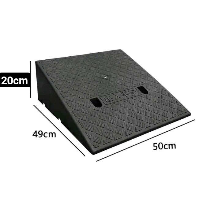 Dốc bục lên xuống xe máy, xe hơi cao 20cm×49×50cm bằng nhựa cao cấp hình tam giác,cầu dất xe máy lên xuống bậc thêm