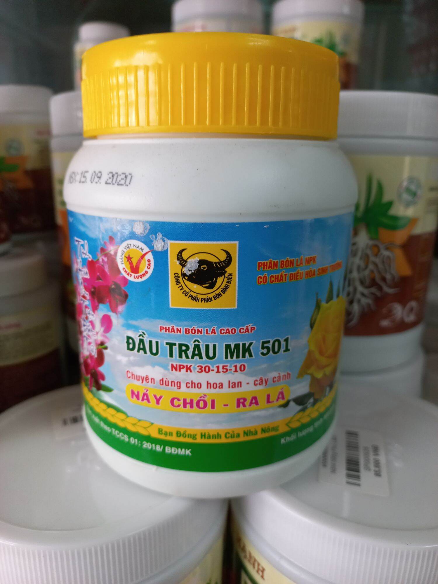 Phân bón lá cao cấp đầu trâu 501 npk 30-15-10 400g