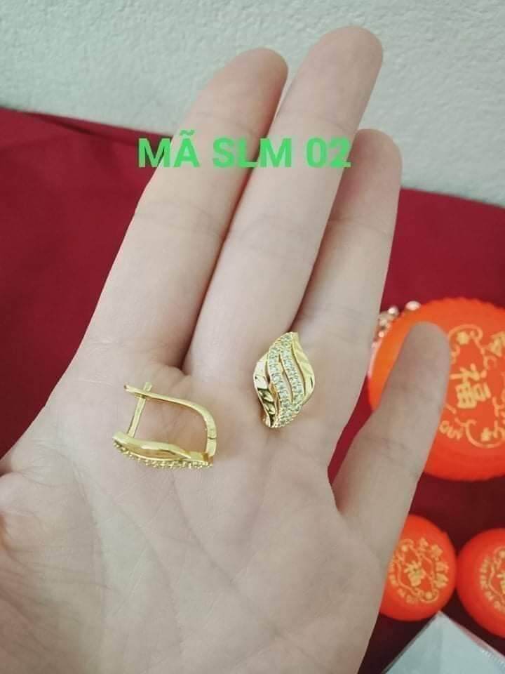bông tai như ảnh