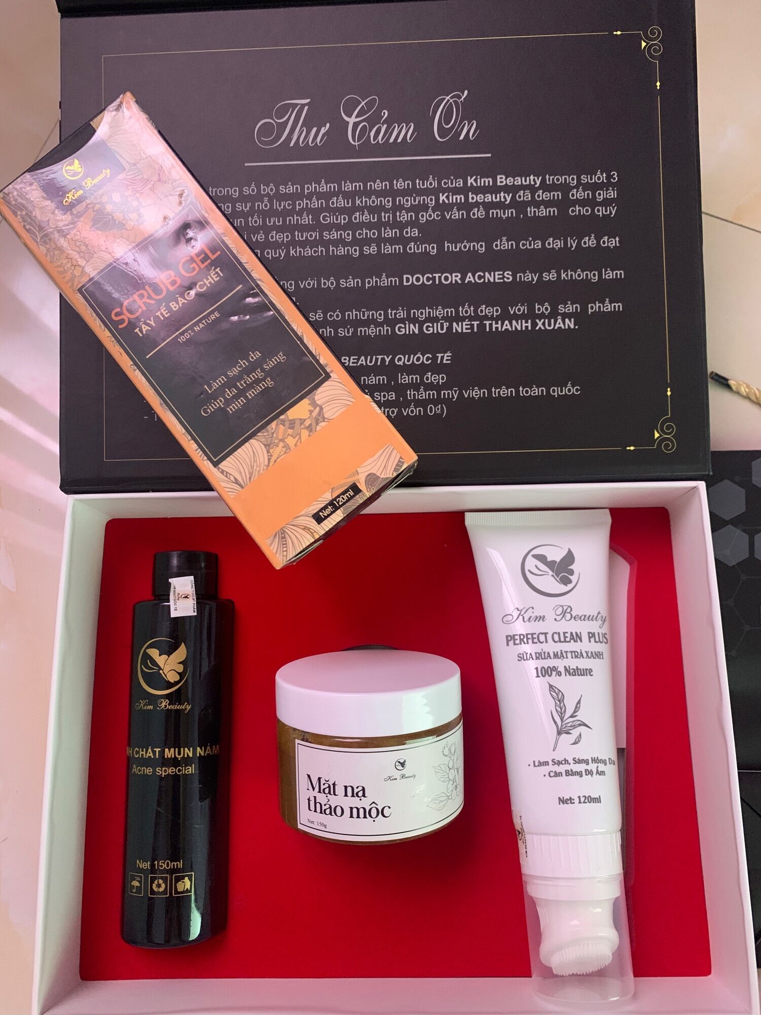 Trị Mụn Đông Y Kim Beauty Điều Trị Được Tất Cả Các Loại Mụn Như (Mụn Mủ Mụn Bọc Mụn Sưng Viêm Mụn Đầu Đen Mụn Cám Mụn Dị Ứng Do Mỹ Phẩm Độc Hại)