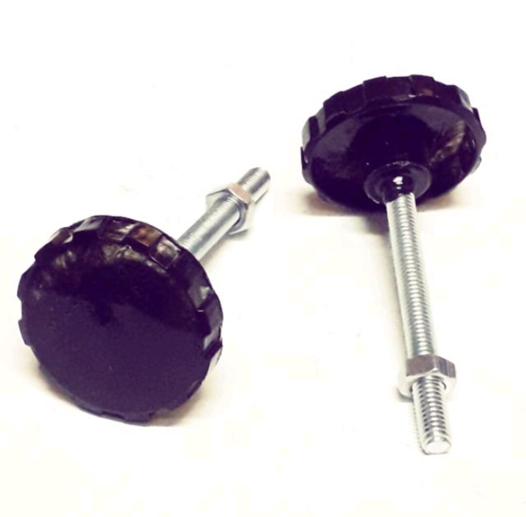 Ốc cốp xe 78,81x 2 con....