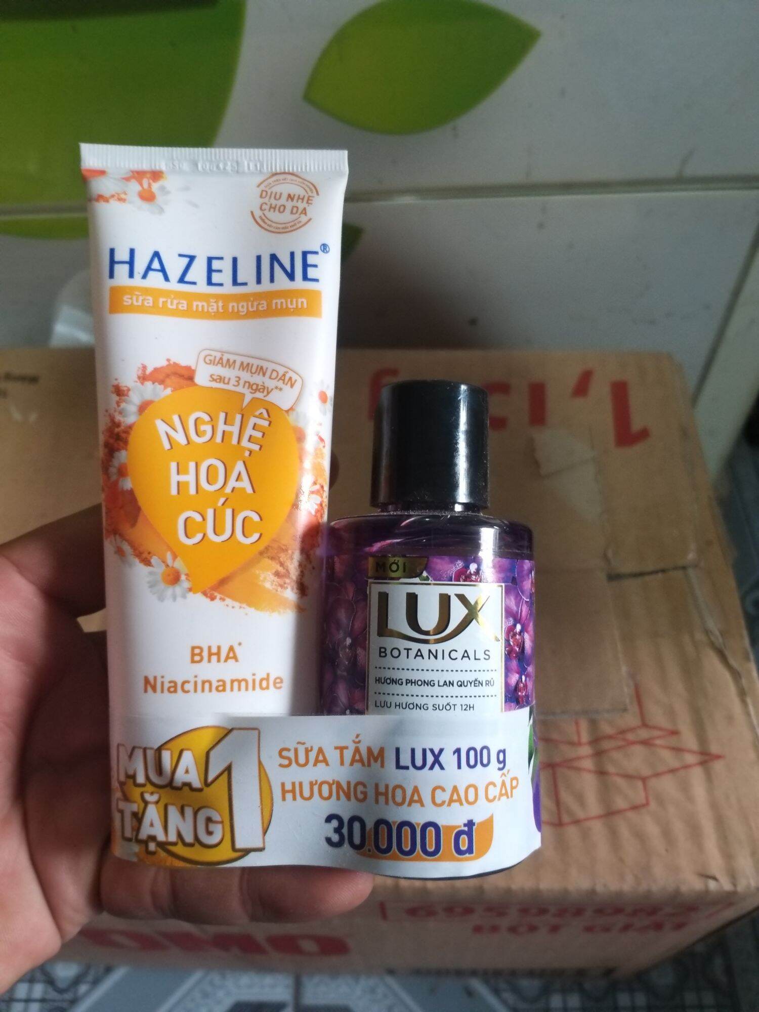 (Combo 2 Tip) Sữa rửa mặt HAZELINE 100g Nghệ & Hoa cúc
