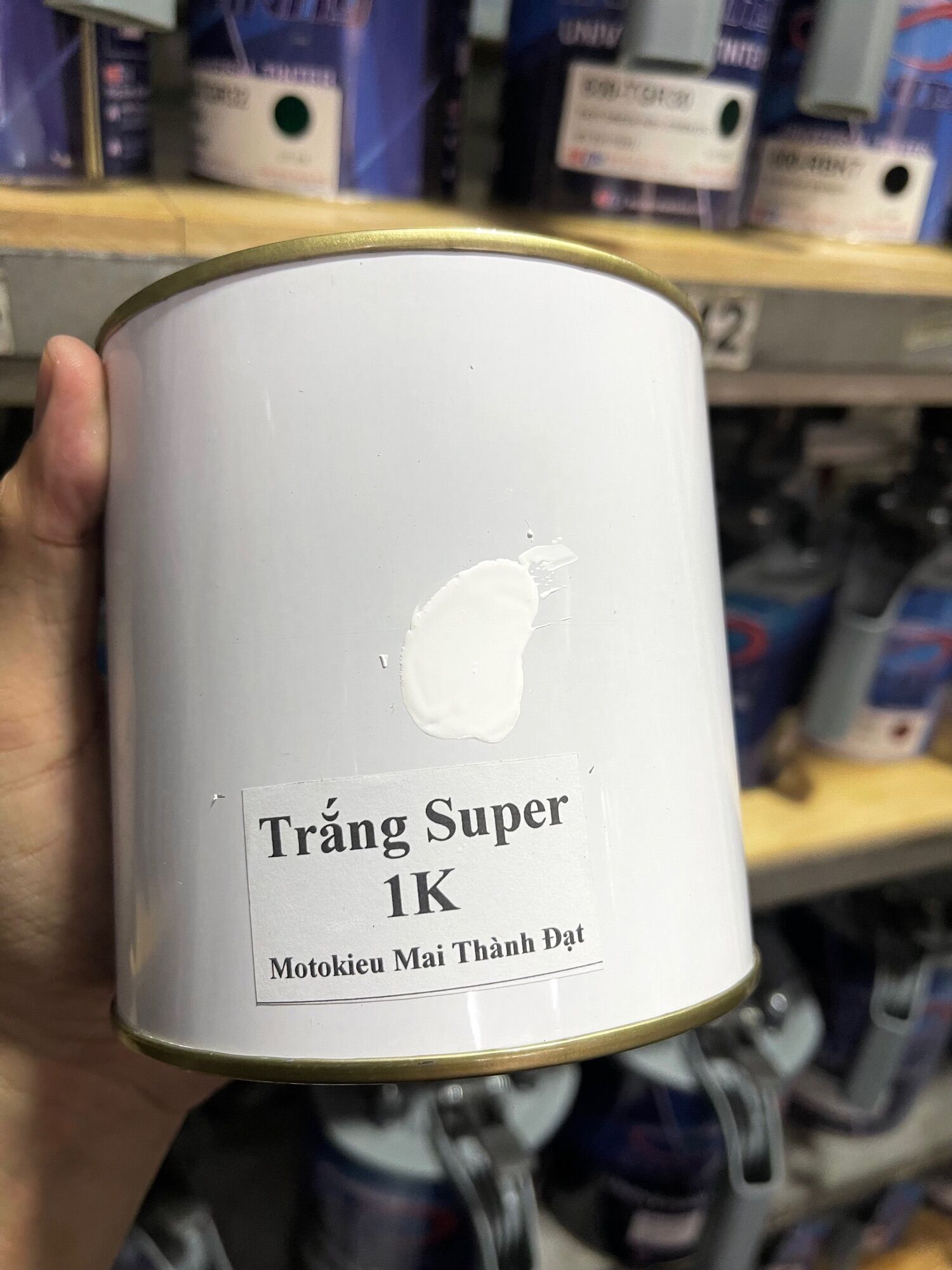 Màu sơn trắng super 1k siêu trắng đóng gói tuỳ size