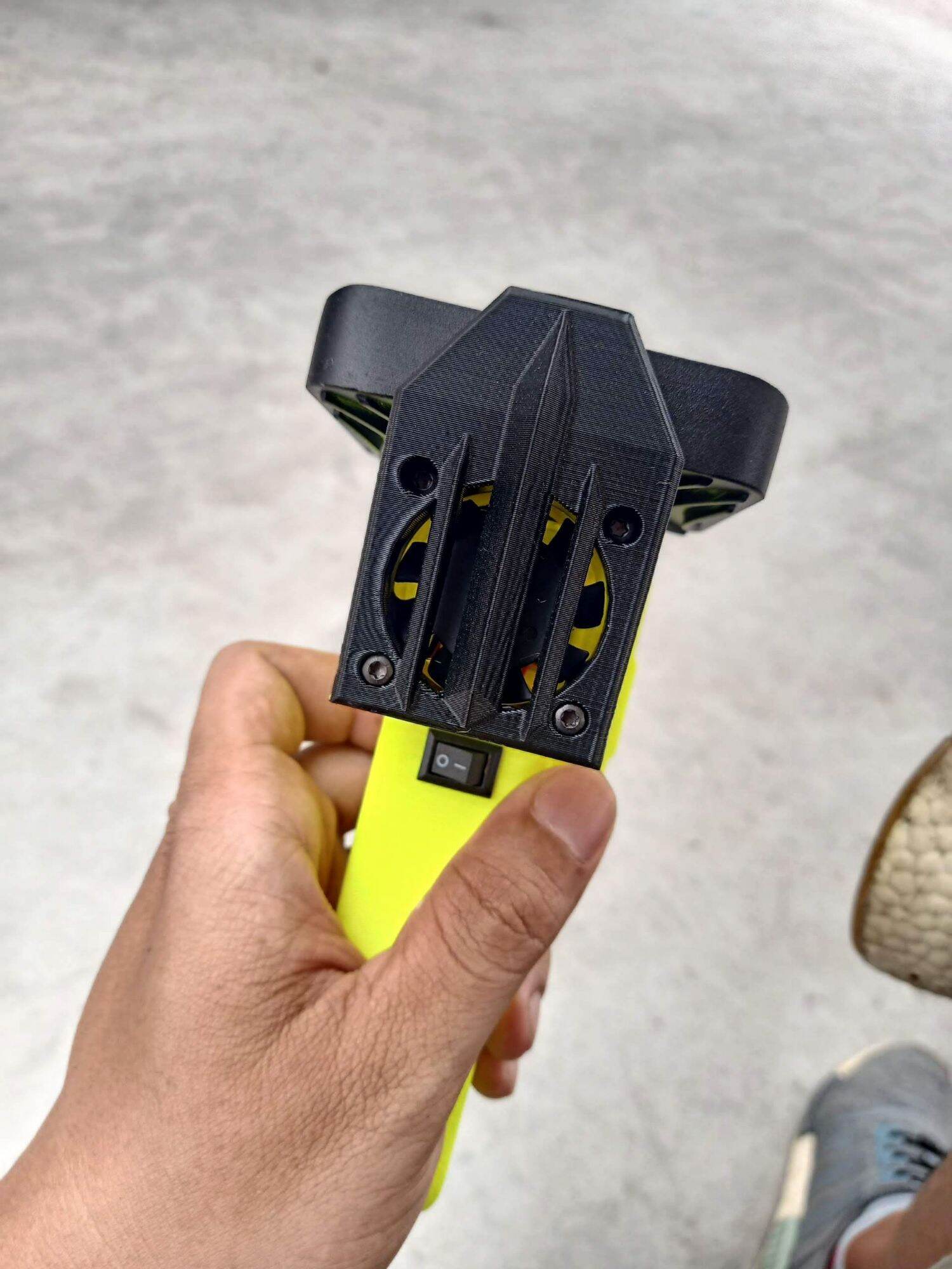 Đèn pin 18v Ryobi