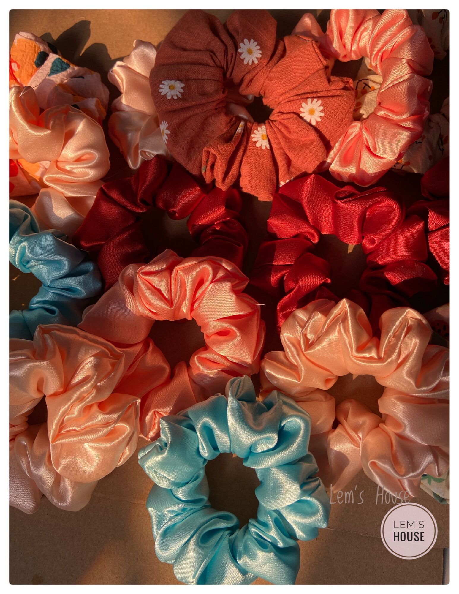 CỘT TÓC SCRUNCHIE LỤA NHIỀU MÀU NỮ TÍNH