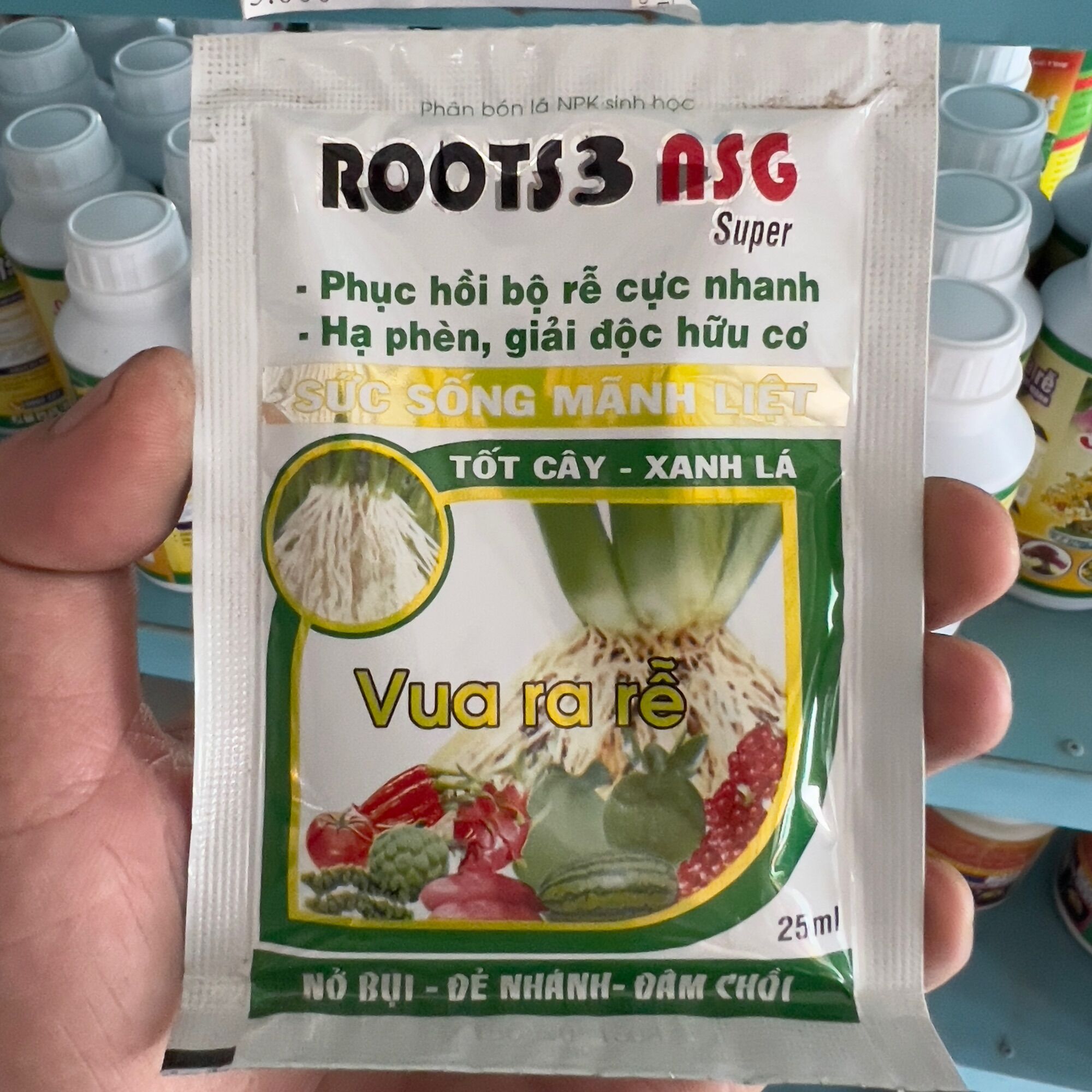 Roots 3, phân bón kích rễ cực mạnh, hạ phèn, giải độc, phục hồi rễ, nở bụi, đẻ nhánh, đâm chồi