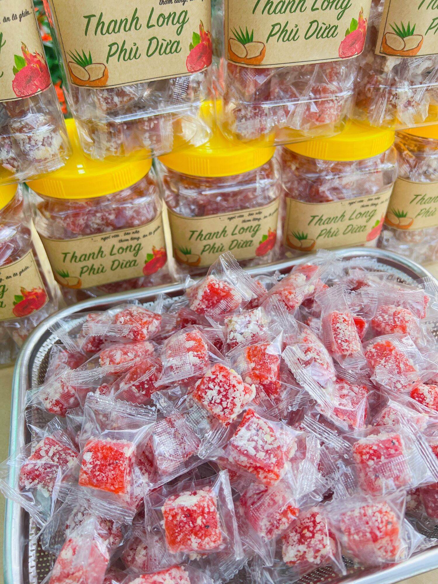 Mứt thanh long phủ cơm dừa dẻo viên 1kg