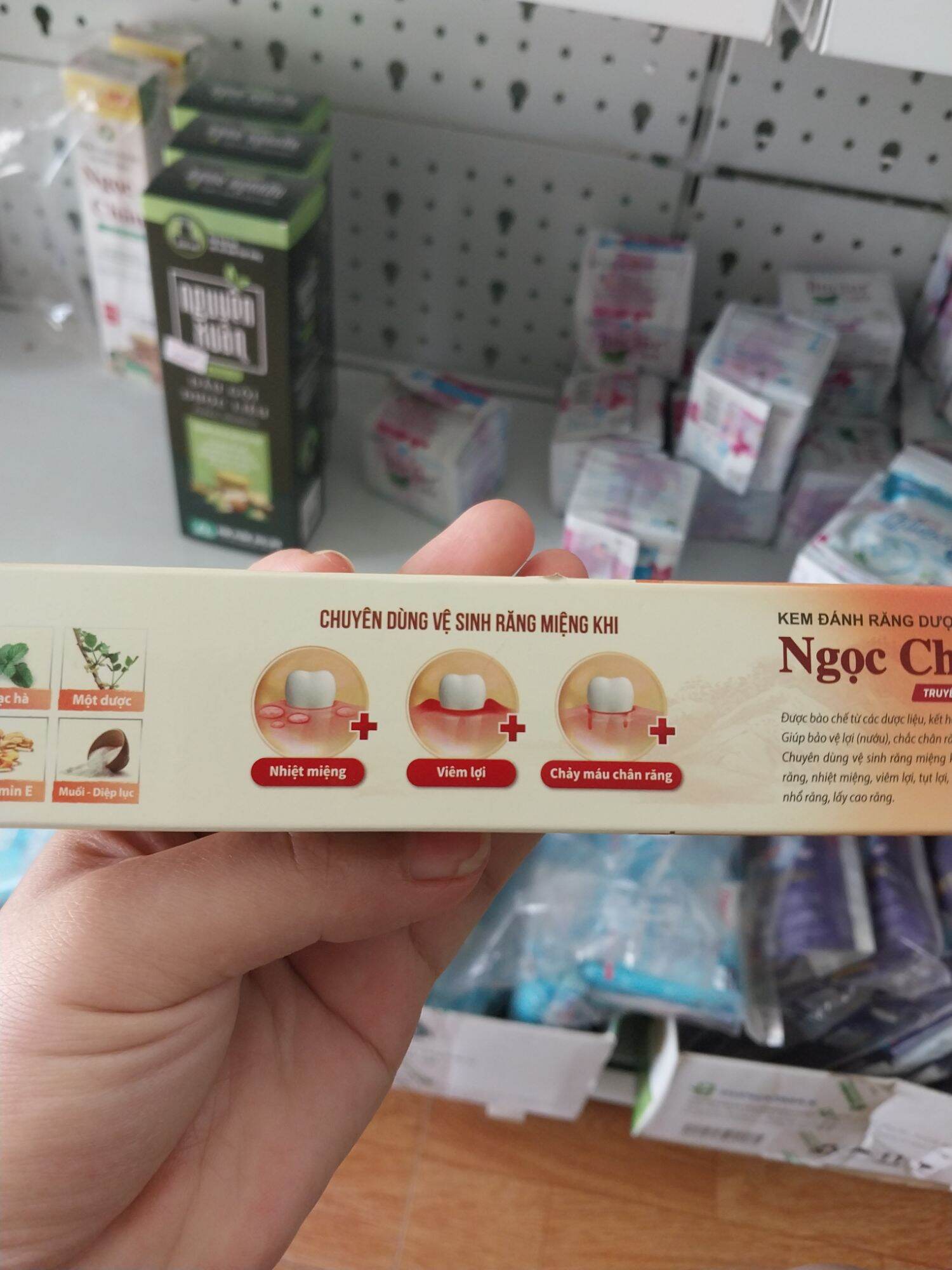 Kem đánh răng dược liệu Ngọc Châu 125gr