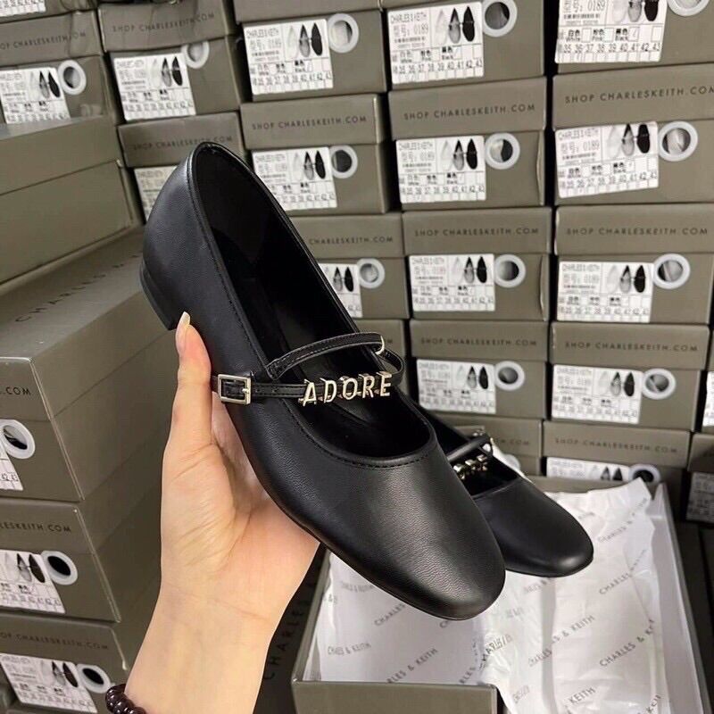Giày bệt xuất dư ADORE