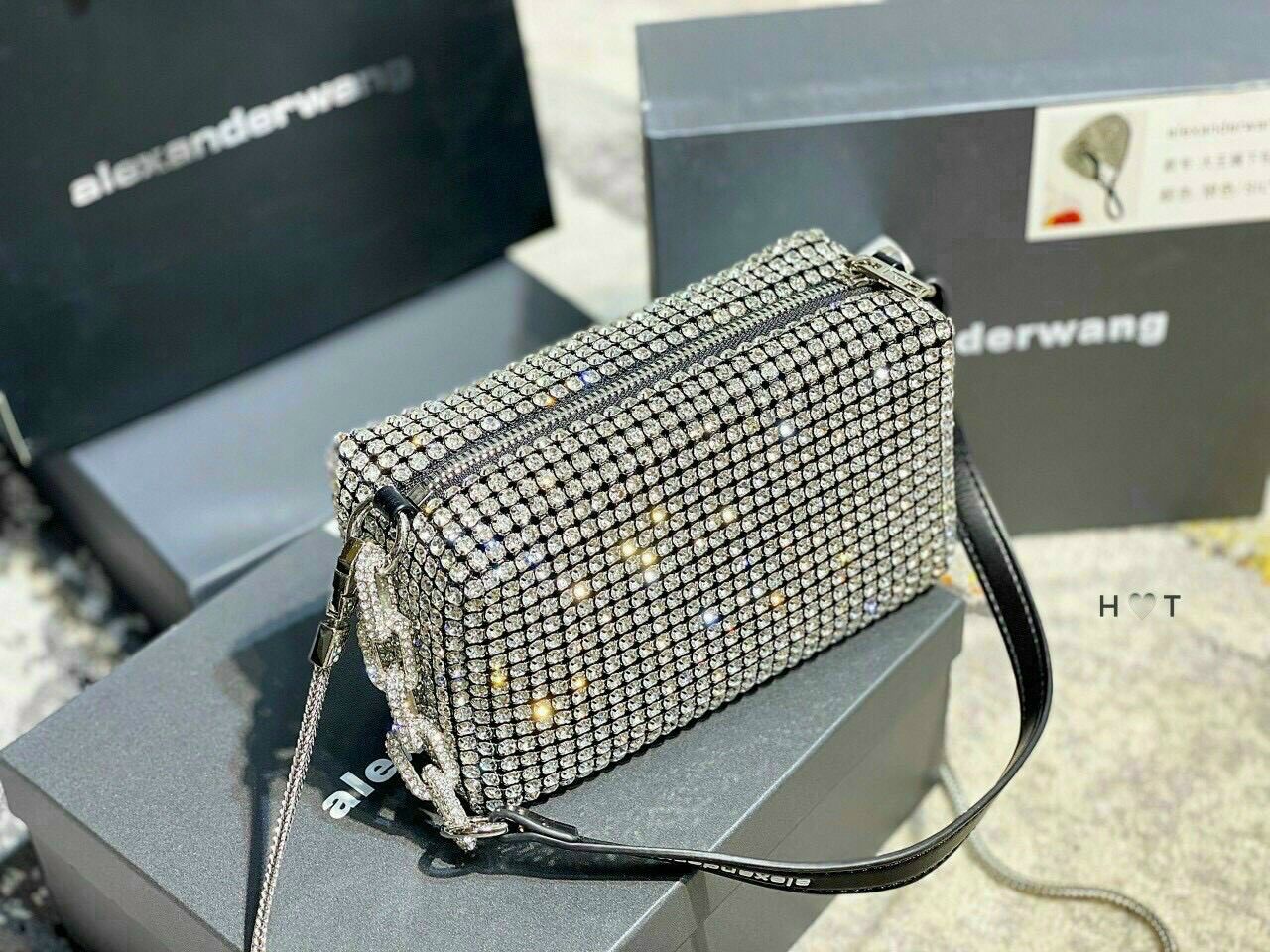 Túi Wabg đính đá xuất Fullbox (Size 19cm)