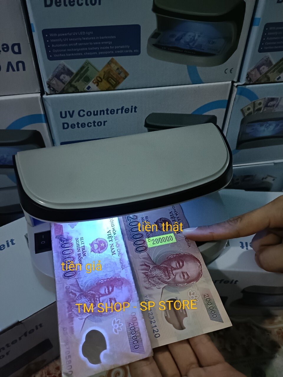 Đèn soi tiền giả, đèn soi giấy tờ, cà vẹt, bằng lái, vé số. tem, nhỏ gọn dễ mang đi, sạc pin tiện dụng