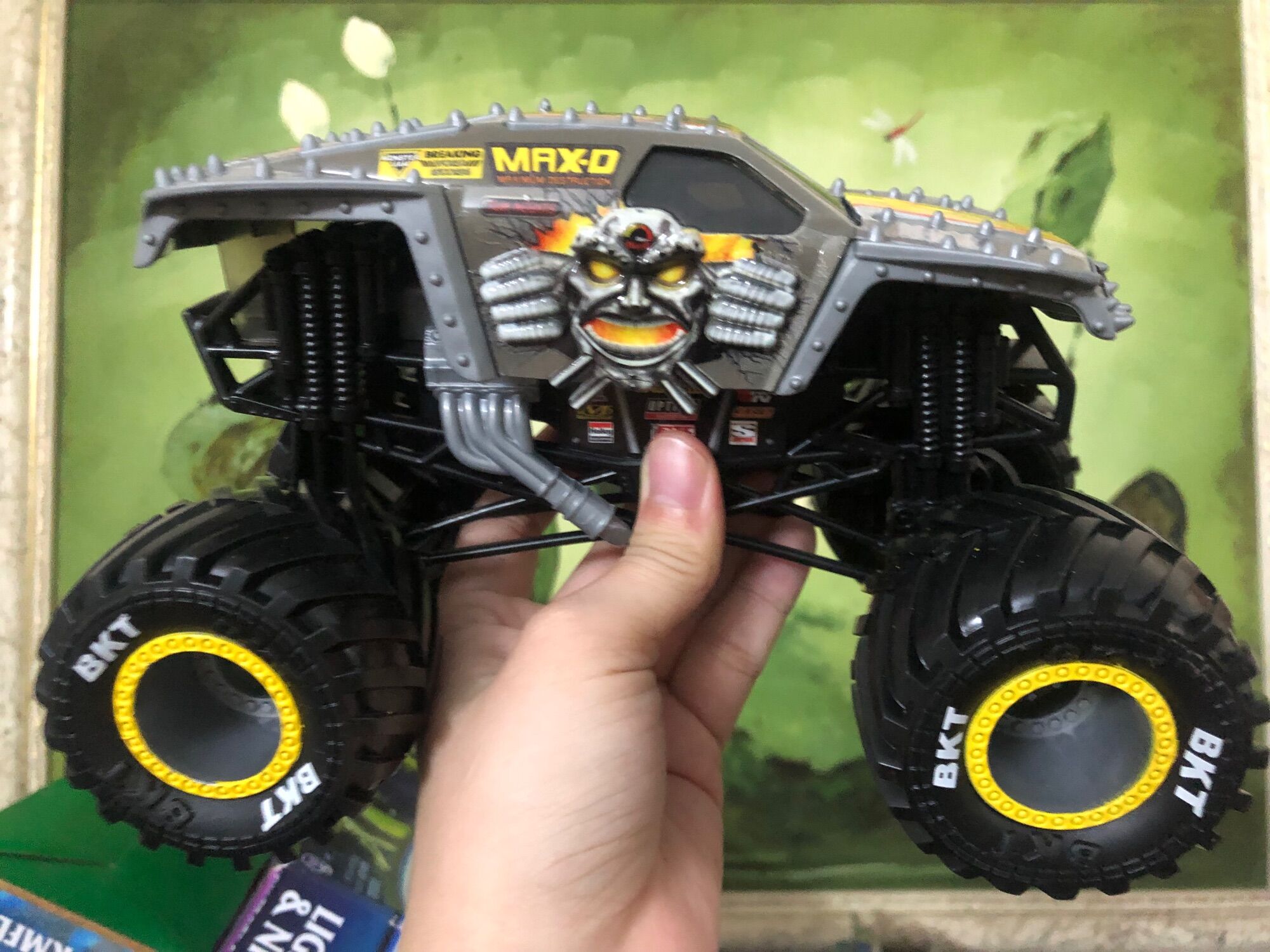 Xe monster jam max d size 1:24