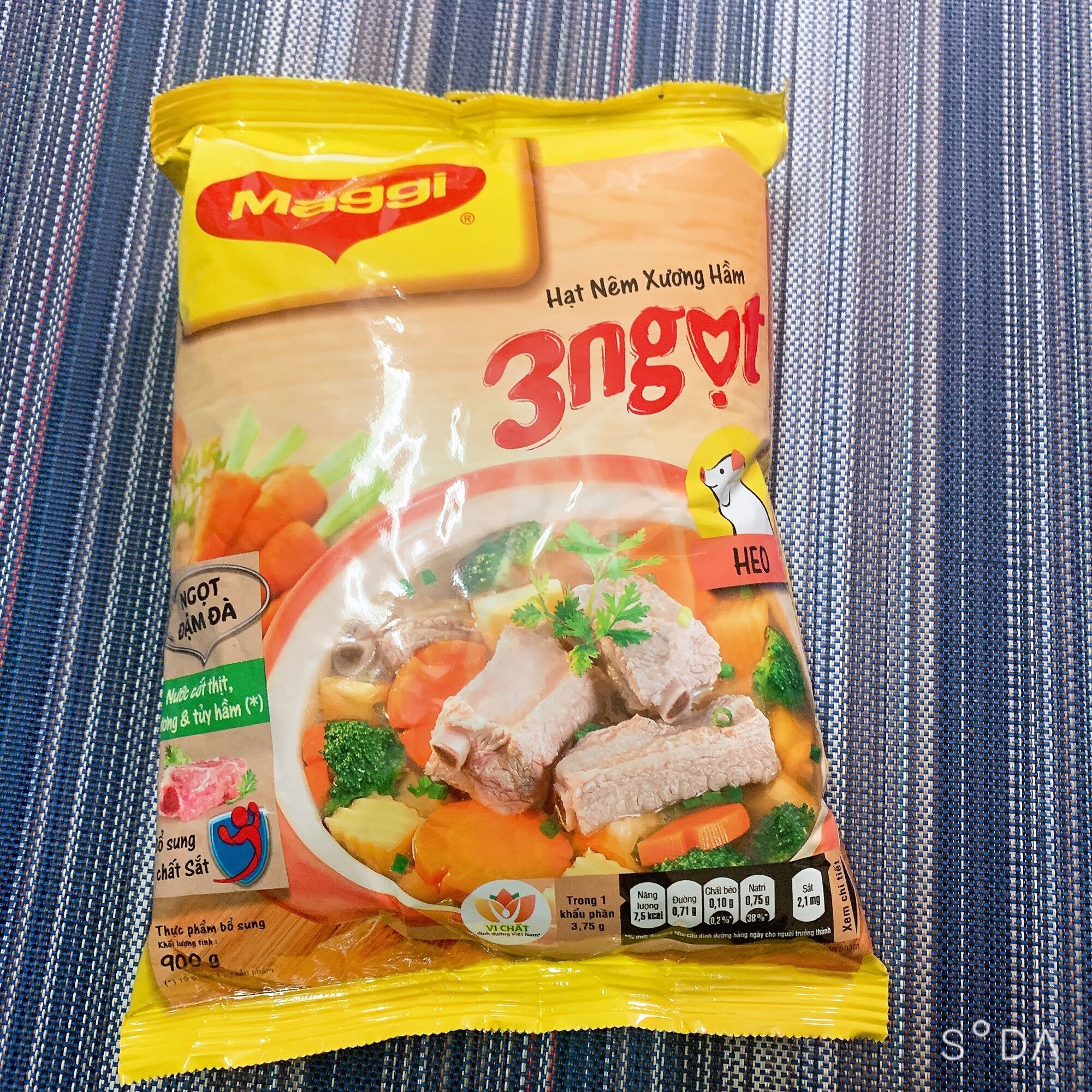 Hạt nêm maggi heo 900g