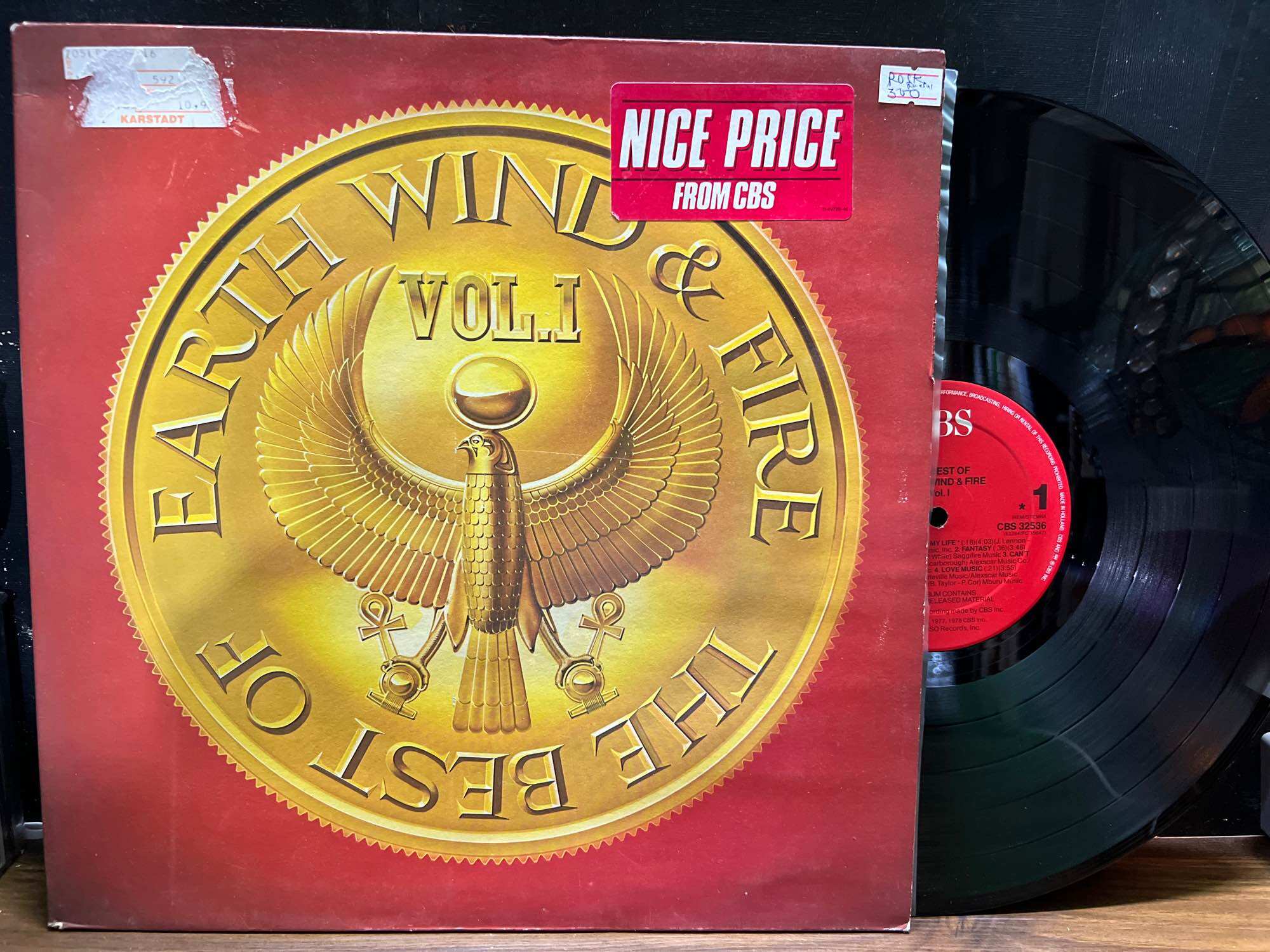 Đĩa than vinyl Funk /Soul : của ban nhạc funk/soul huyền thoại Mỹ Earth, Wind & Fire.
✅ Album : The Best of Earth, Wind & Fire, Vol. 1