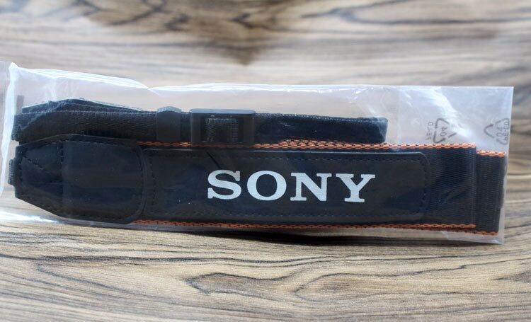 Dây đeo máy ảnh Sony