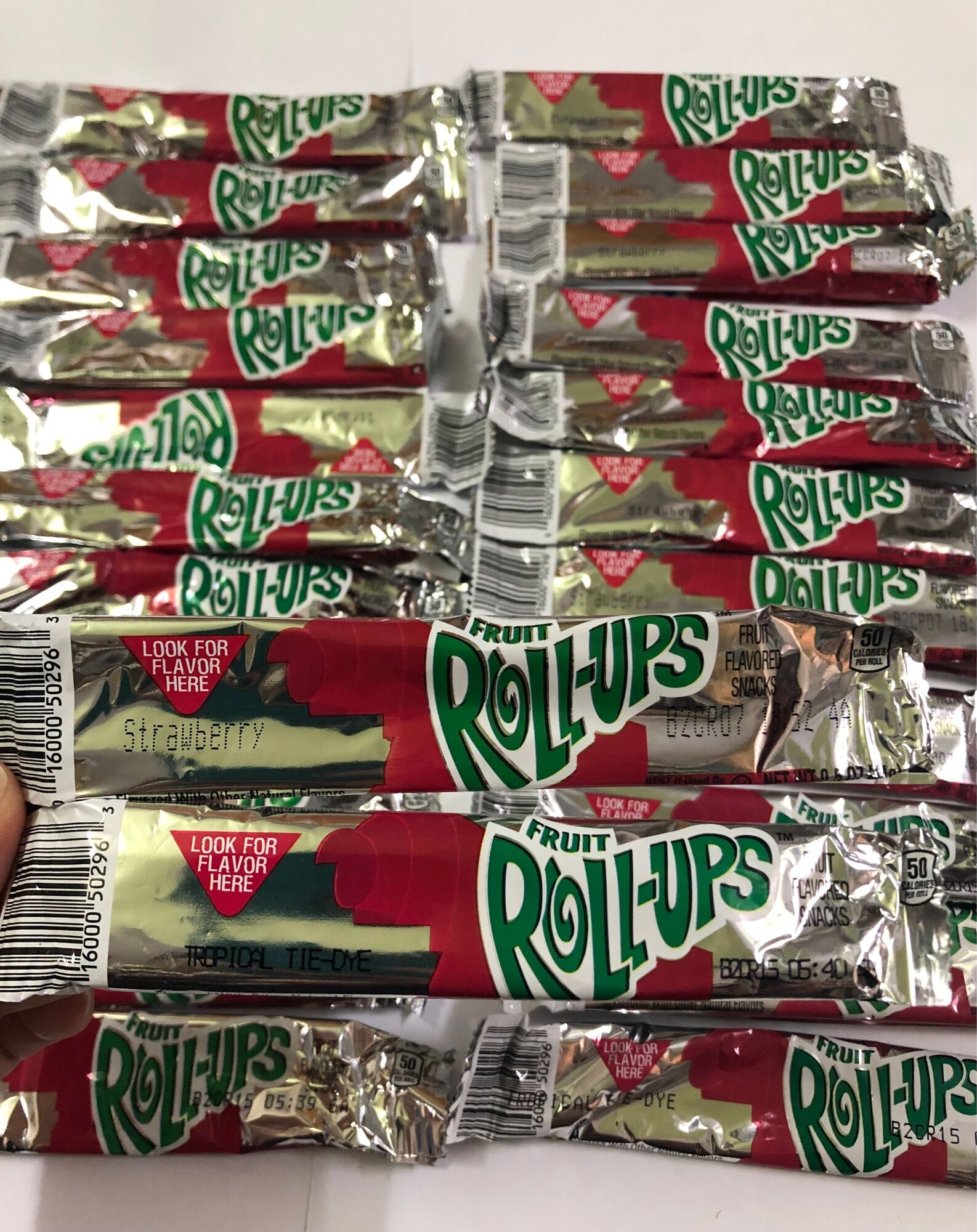 Kẹo dẻo trái cây thơm ngon Fruit Roll-Ups của Mỹ [Giá bán lẻ 1 thanh]