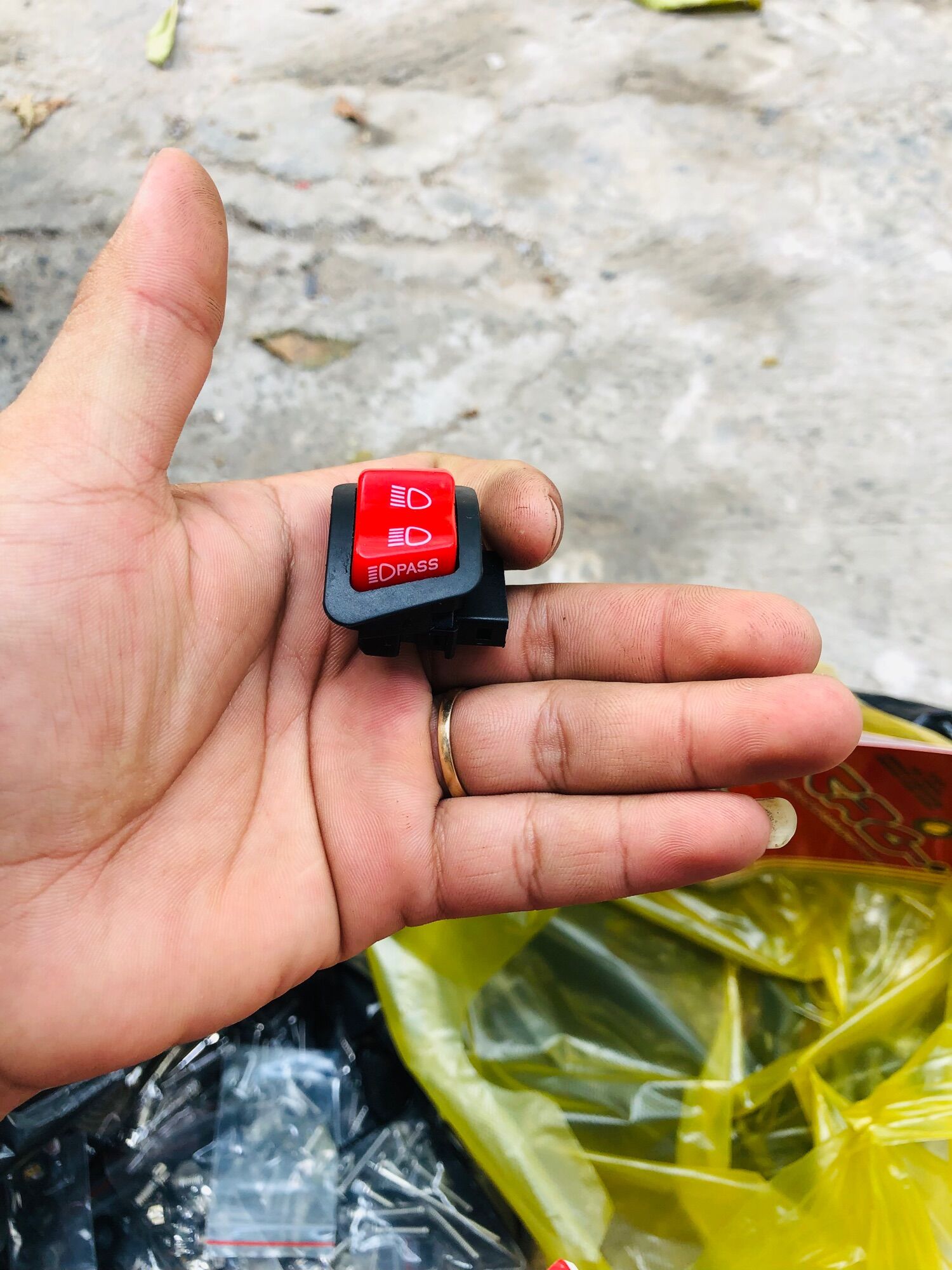 Nút passing sh đỏ gắn được nhiều loại xe đá passing nhấn nhấn nhấn