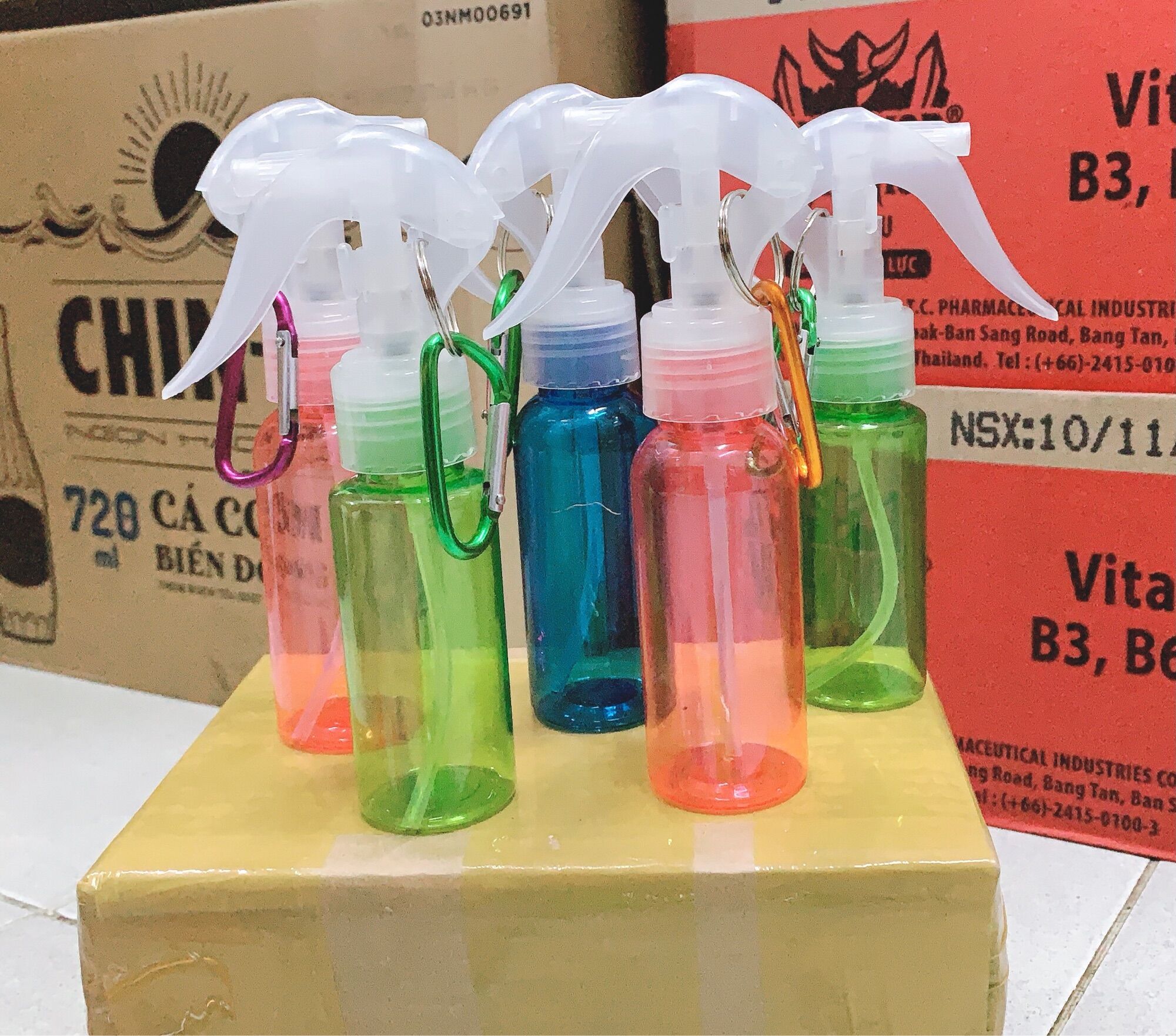 Bình xịt cồn móc khoá phun sương mini 60ml( màu ngẫu nhiên)