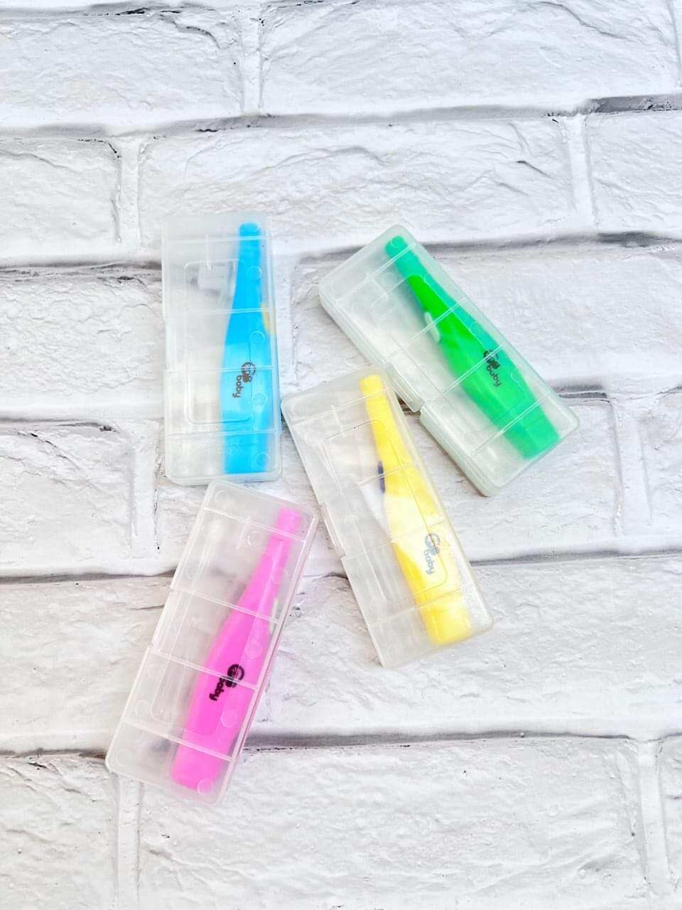 dụng cụ lấy rái tai có đèn