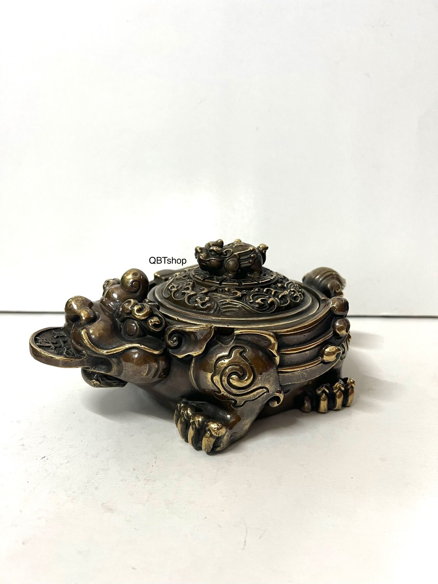 Gạt tàn tỳ hưu bằng đồng