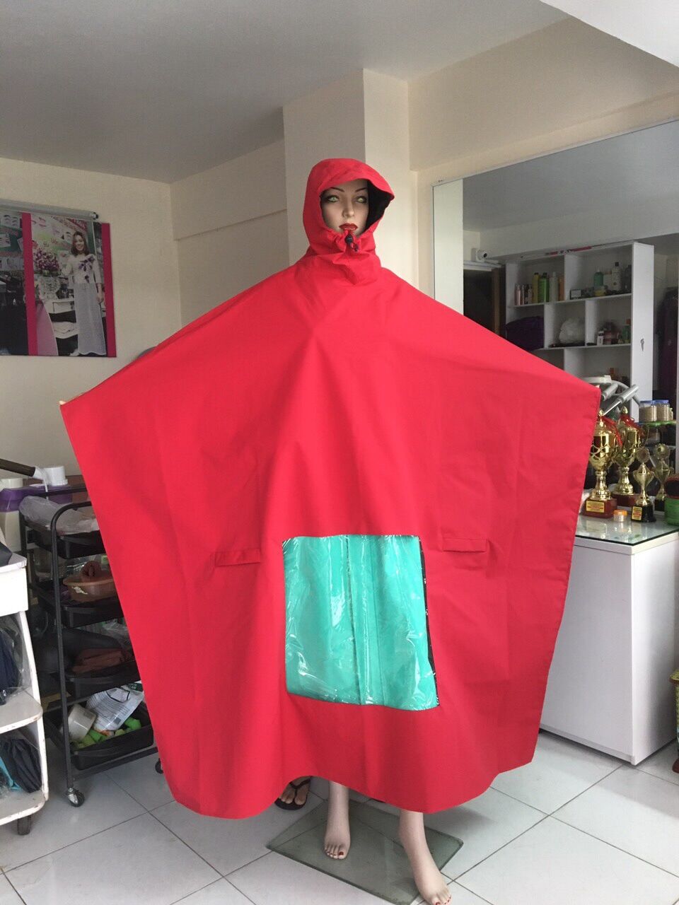 Áo mưa cánh dơi