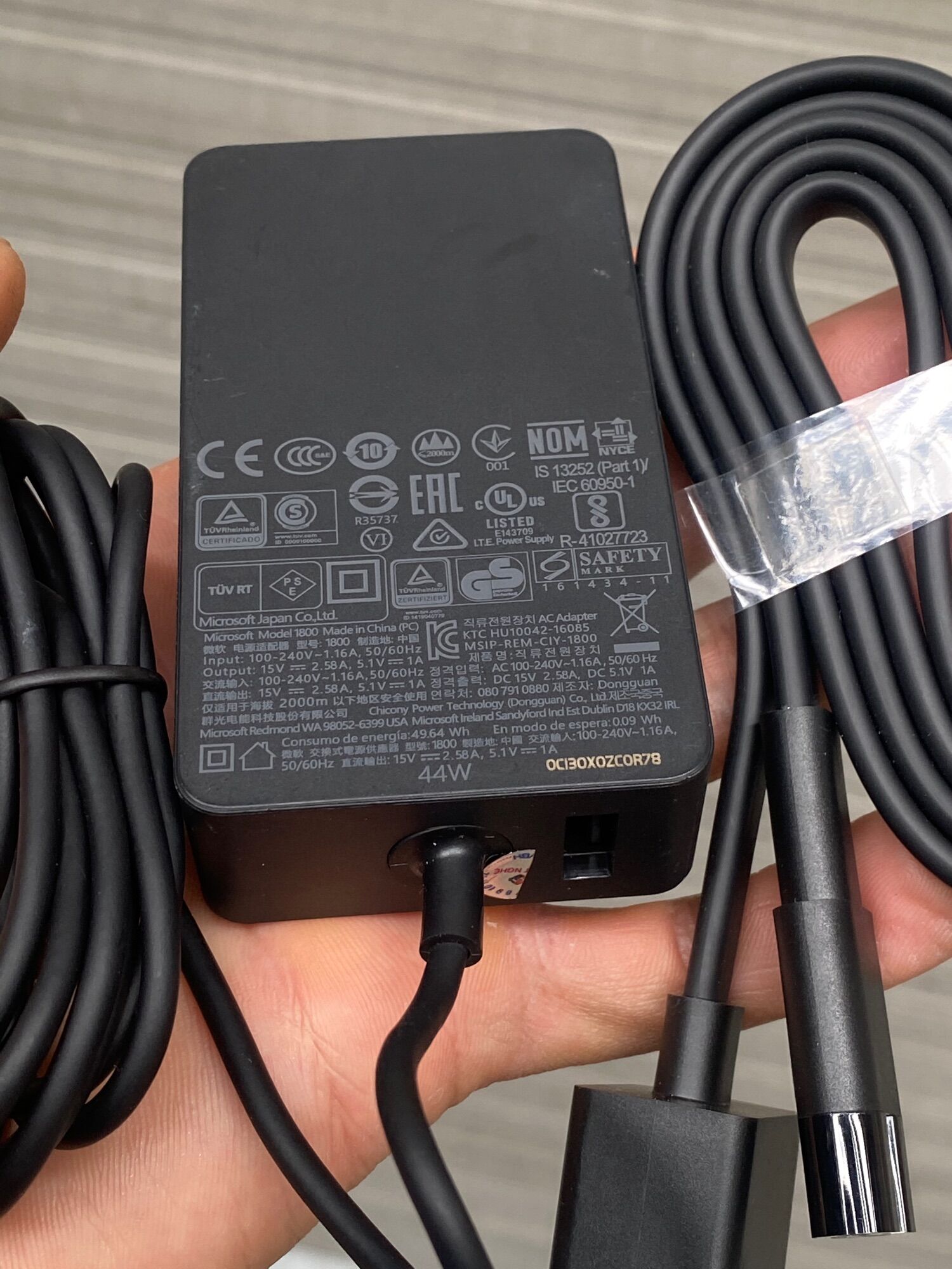 Sạc Surface Pro 5 zin bóc máy