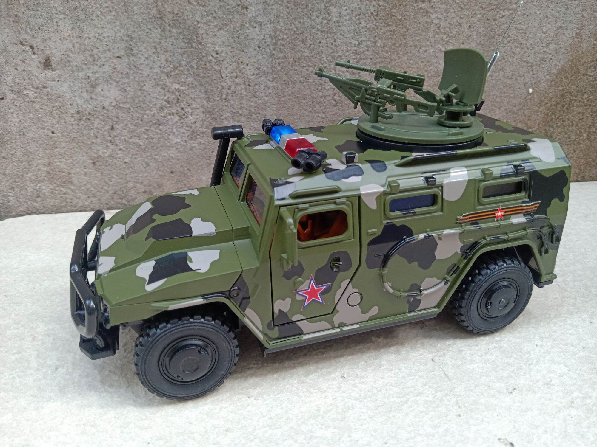 Mô hình xe Quân sự Tiger M Nga 1:24