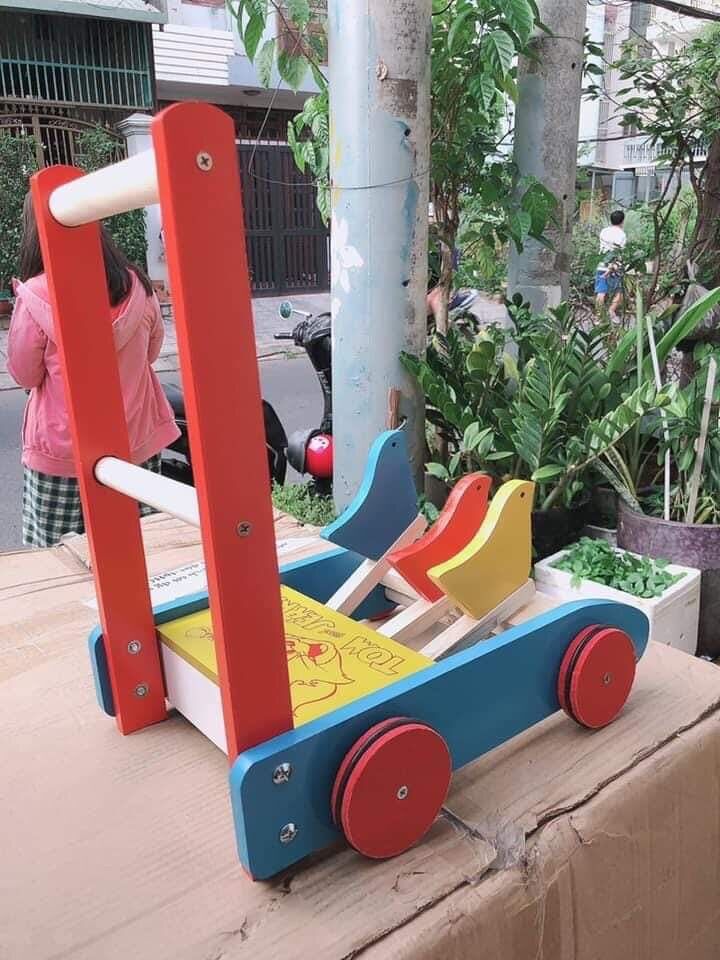 Xe tập đi cho bé