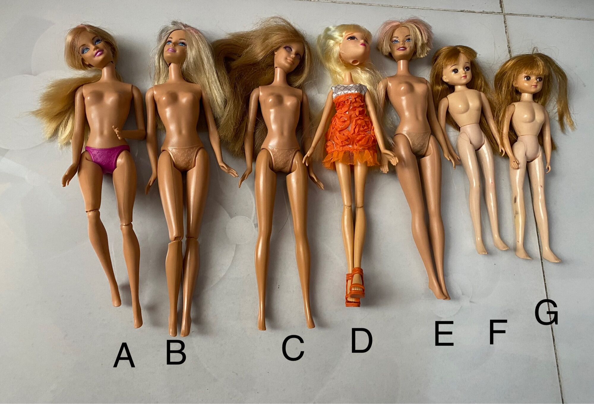Búp bê Barbie chính hãng thanh lí