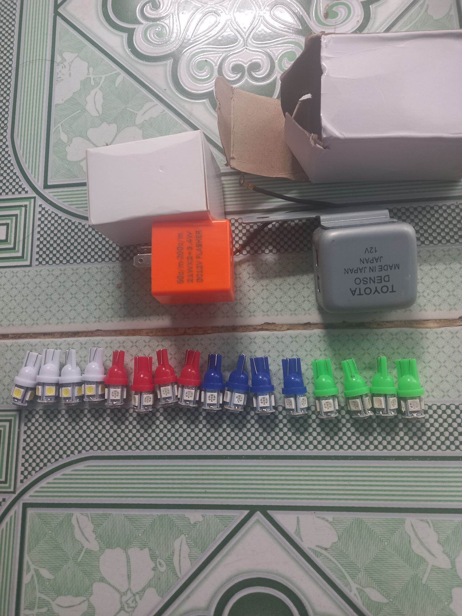 Combo cục chớp điện tử xi cục kêu ting ton và 4 bóng xi nhan