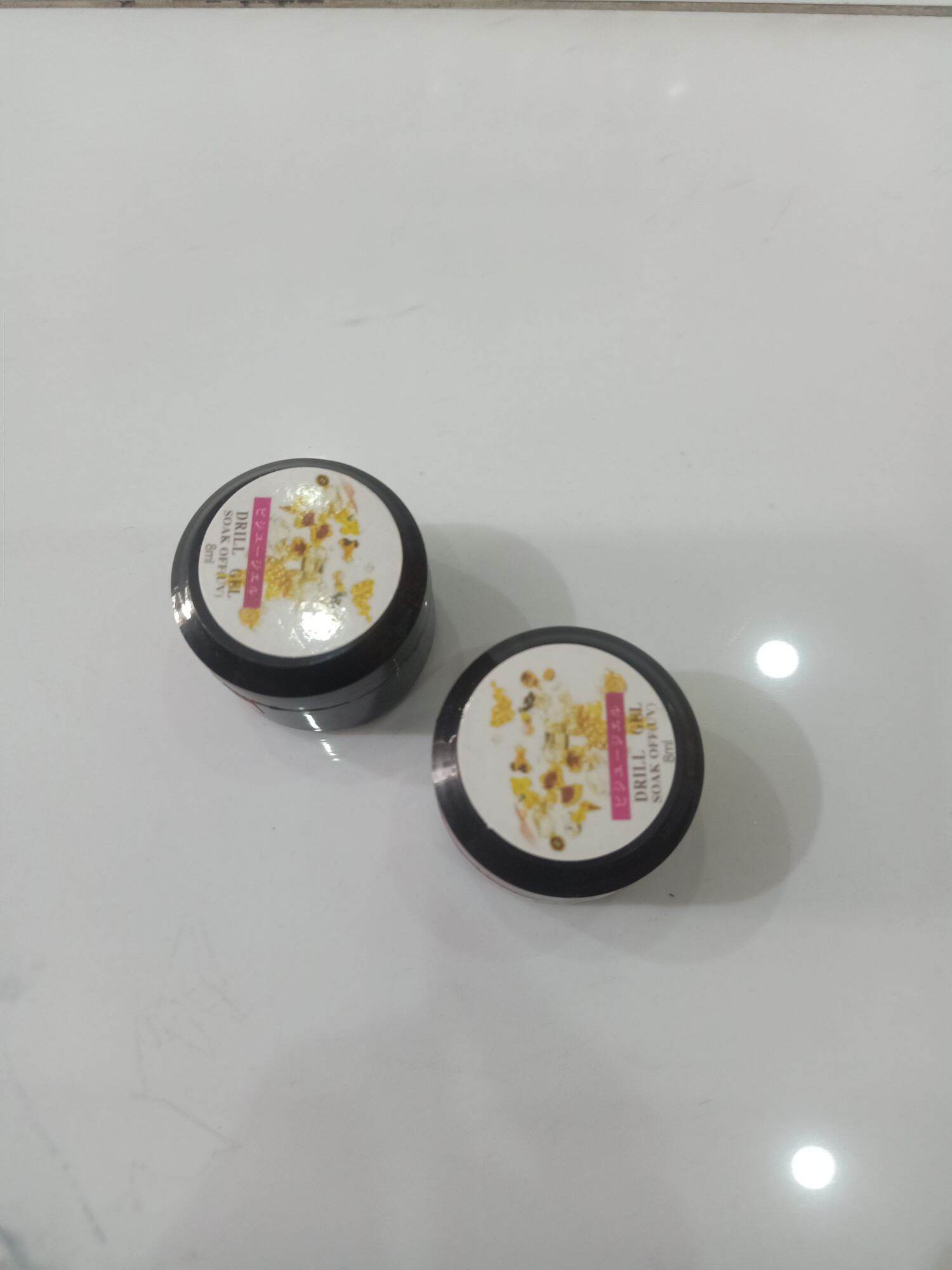 Gel đính đá dạng hủ tiện lợi
