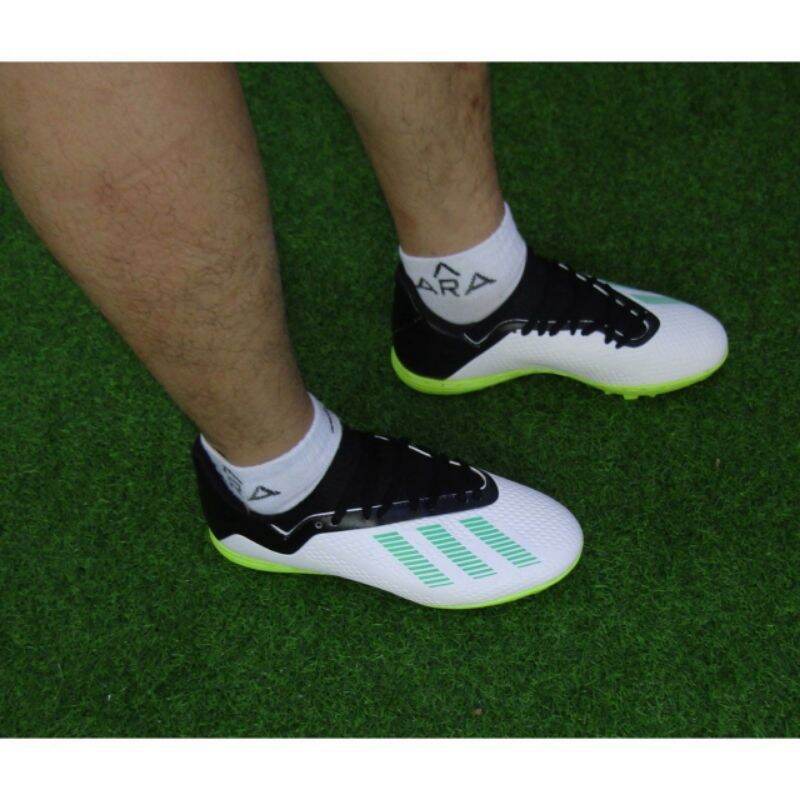 GIÀY ĐÁ BÓNG SÂN NHÂN TẠO  ADIDAS X18.6 tặng tất