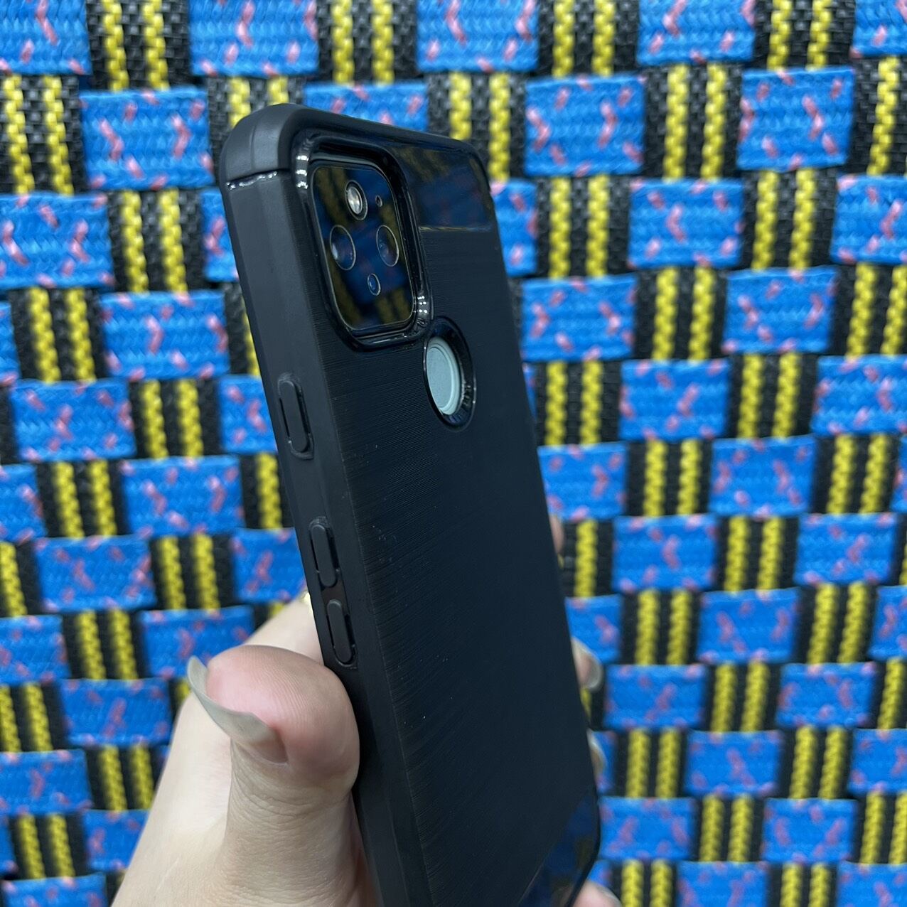 Case ốp lưng Google Pixel 5 dẻo đen carbon vân xước dày dặn chống sốc
