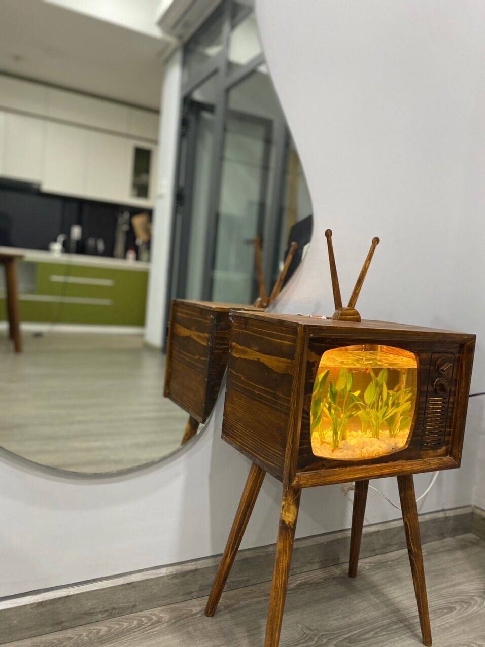 BỂ CÁ GỖ TIVI VINTAGE