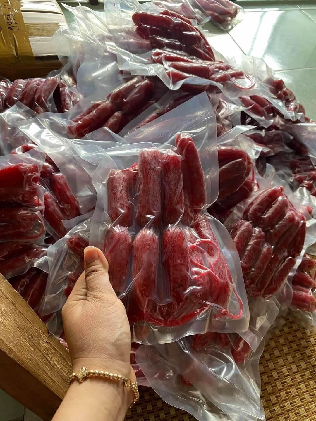 500gr Lạp xưởng thịt khô, ngon, nạc nhiều