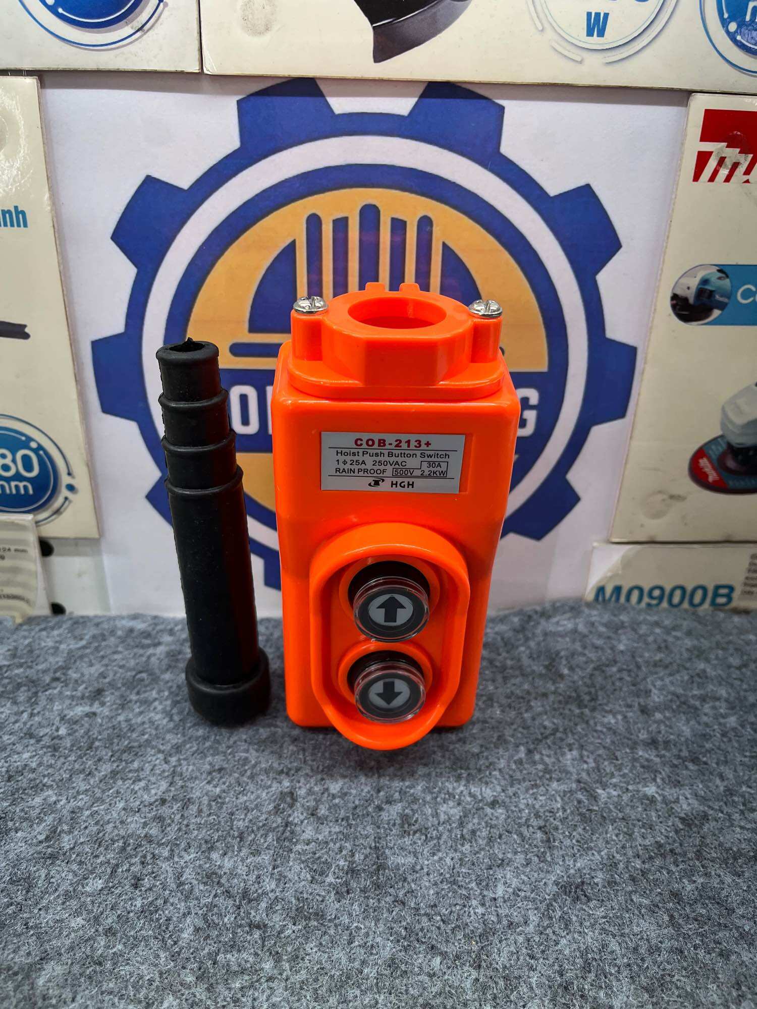 Công tắc máy tời điện KOB - 213 chống bụi, kín nước đảo chiều trực tiếp điều khiển động cơ điện
