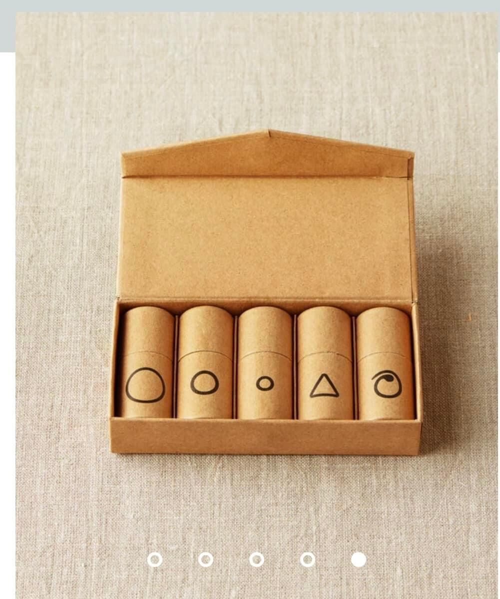 Đánh dấu kim loại của Cocoknits