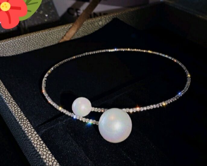 Vòng kiềng cổ xinh gắn hạt