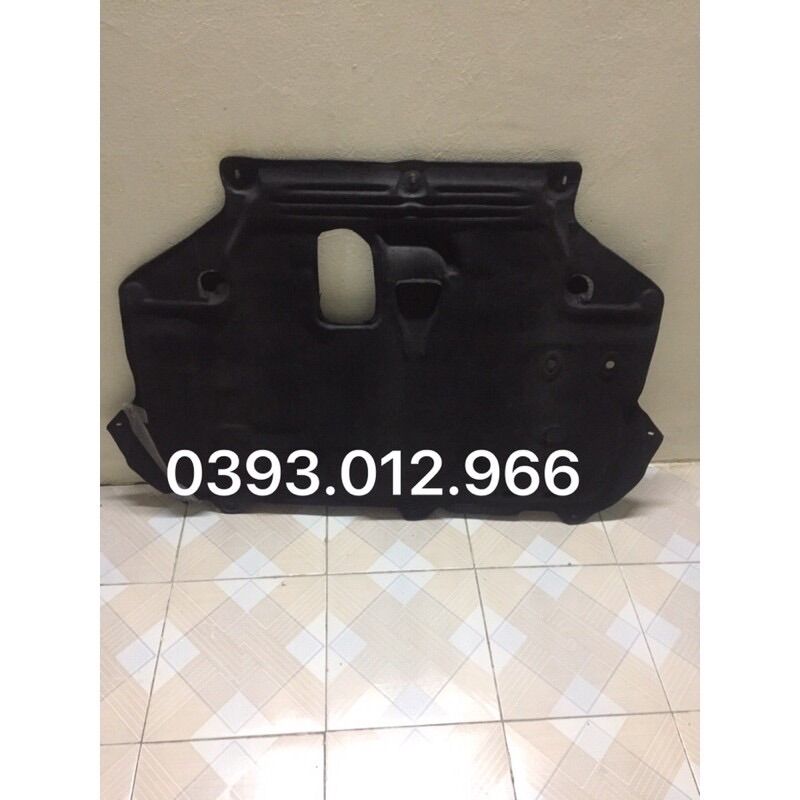 Chắn bùn gầm giữa ford focus