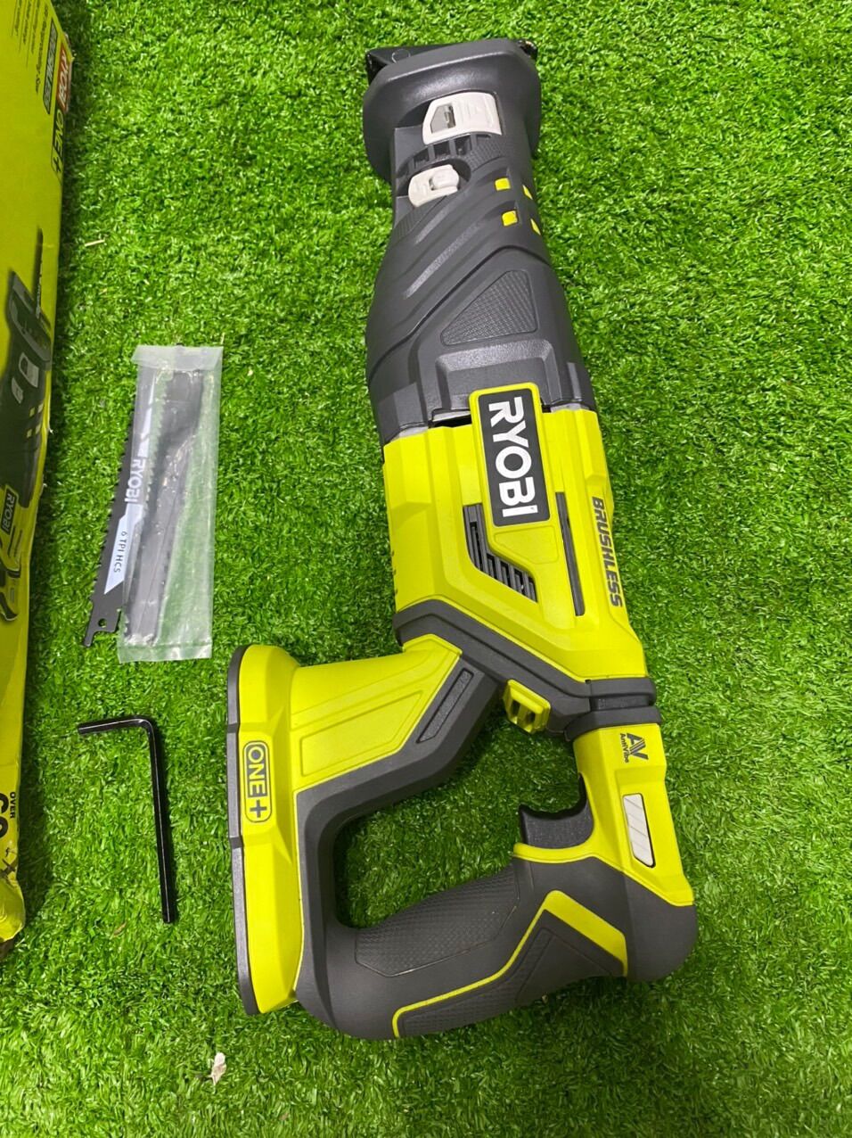 Cưa Kiếm Ryobi 18V Brushless