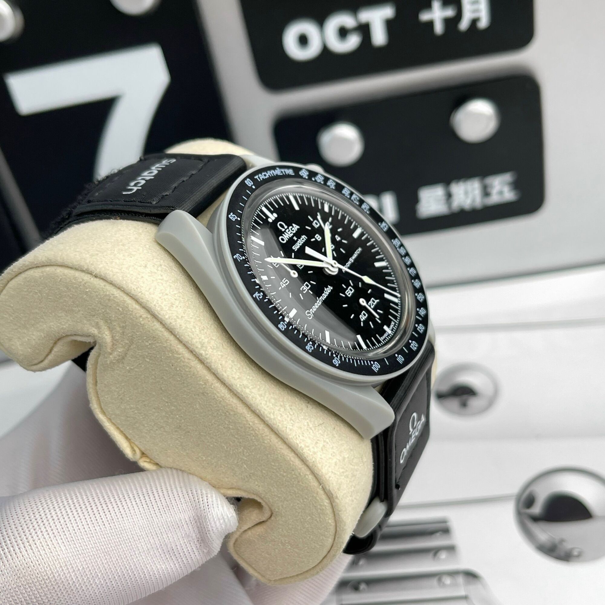 ĐỒNG HỒ O M E G A SEAMASTER TO THE MOON