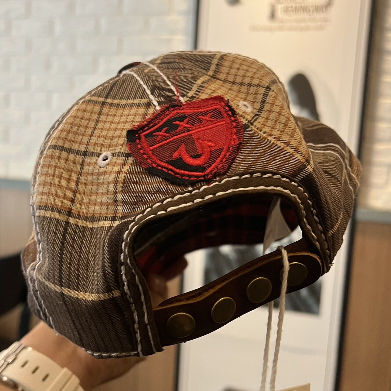 Nón kết/Mũ lưỡi trai Truereligion Địa U
