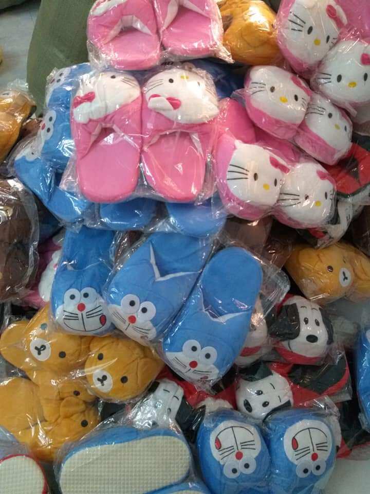 dép bông đoremon