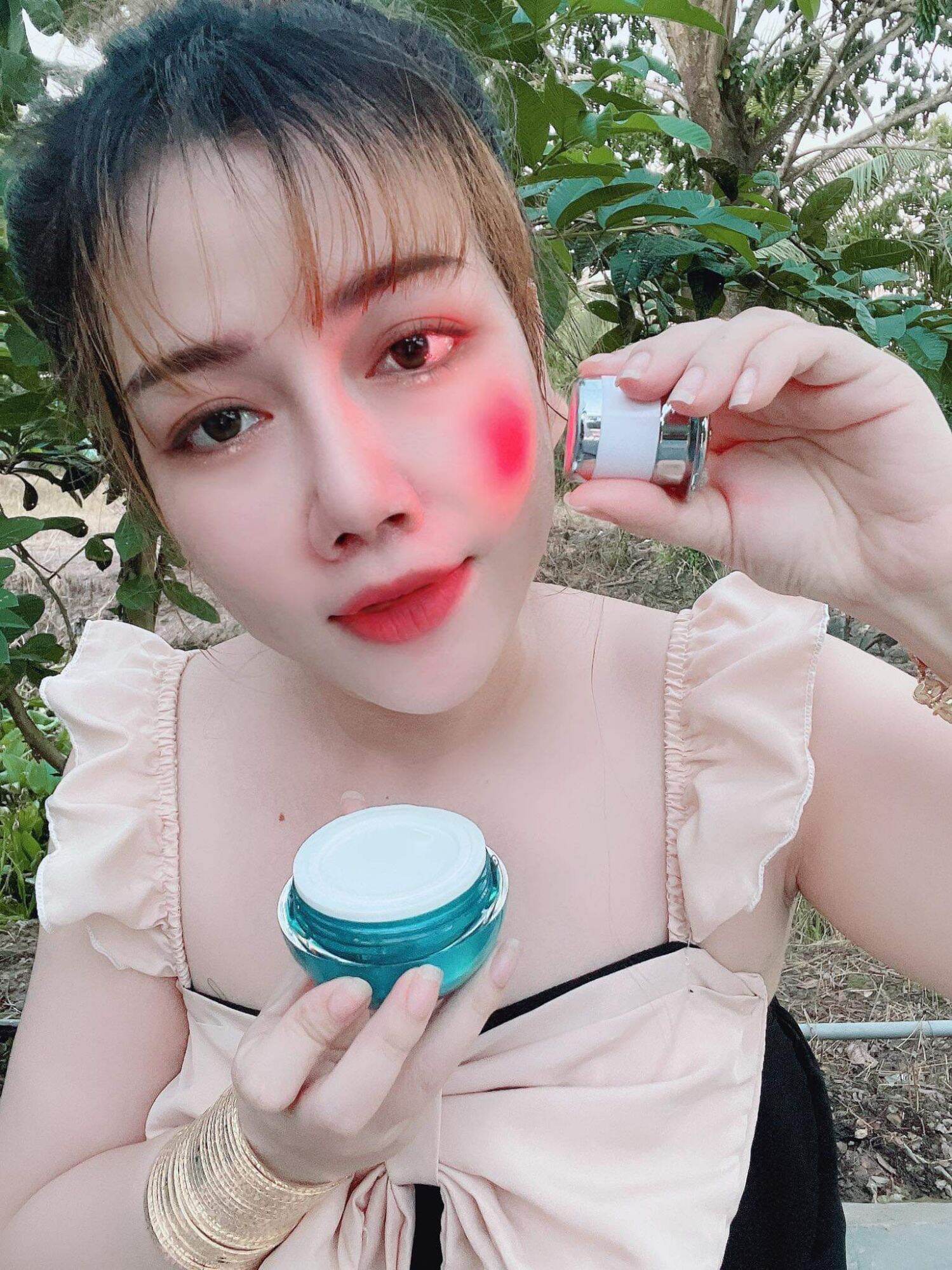 kem face dưỡng căng bóng da.
