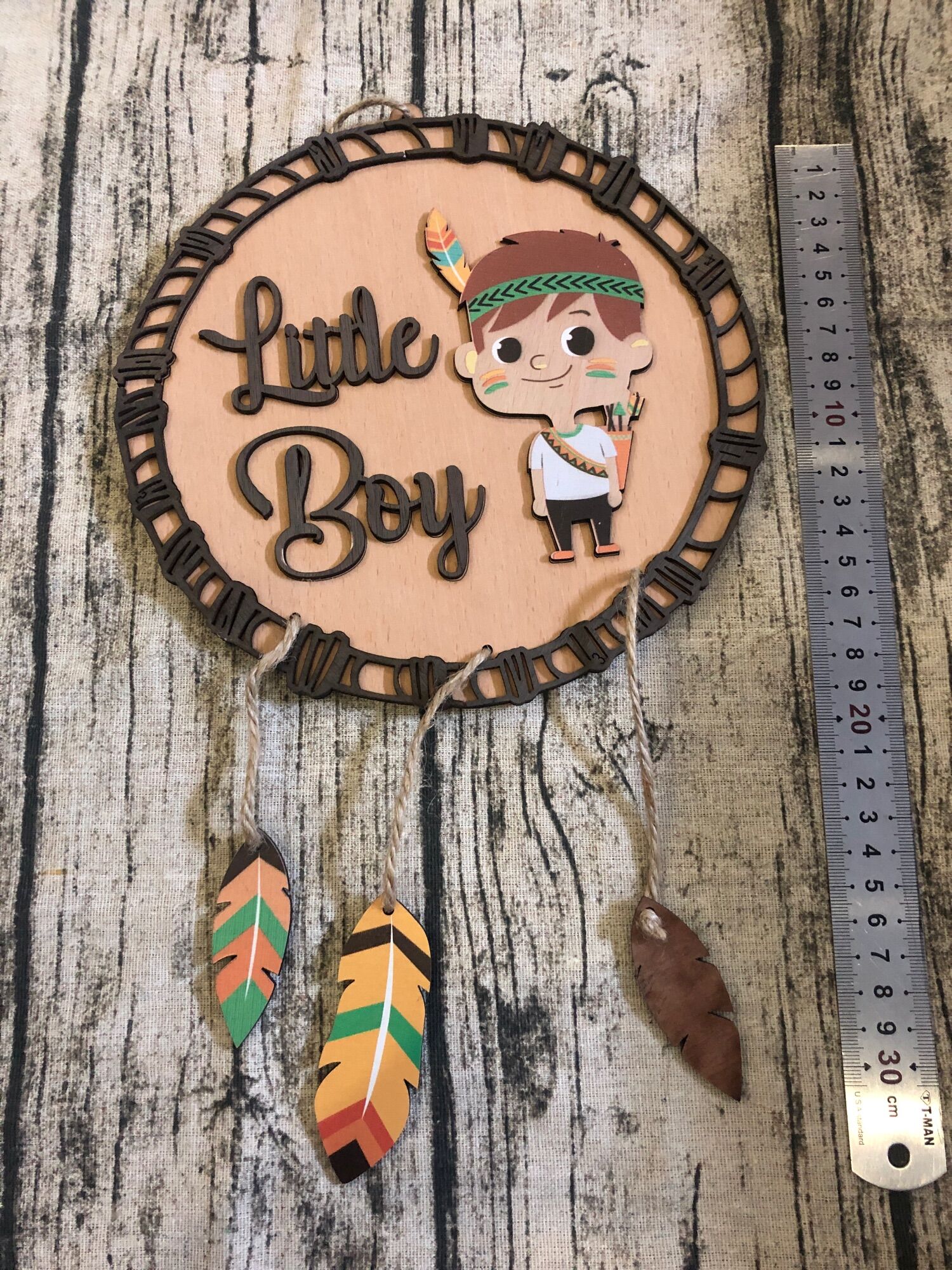 Bảng gỗ, tranh gỗ trang trí tranh gỗ decor little boy cậu bé thổ dân tặng móc dán