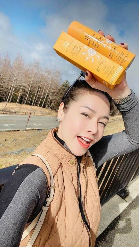 Ưu đãi chính hãng. xịt chống nắng trắng da nhật kim anh