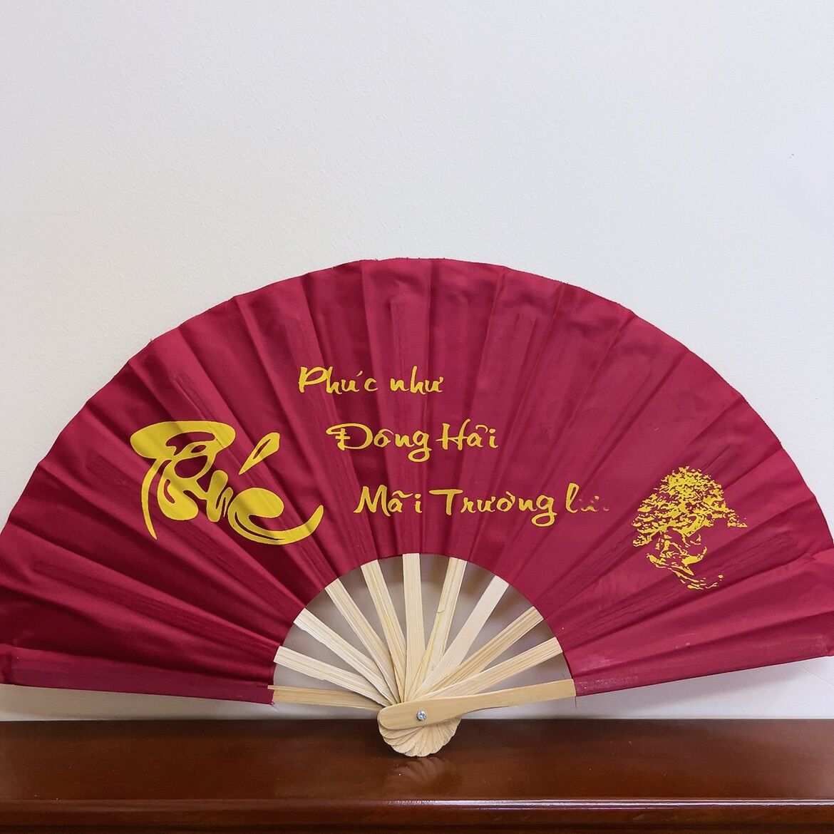Quạt vải cầm tay vẽ thư pháp