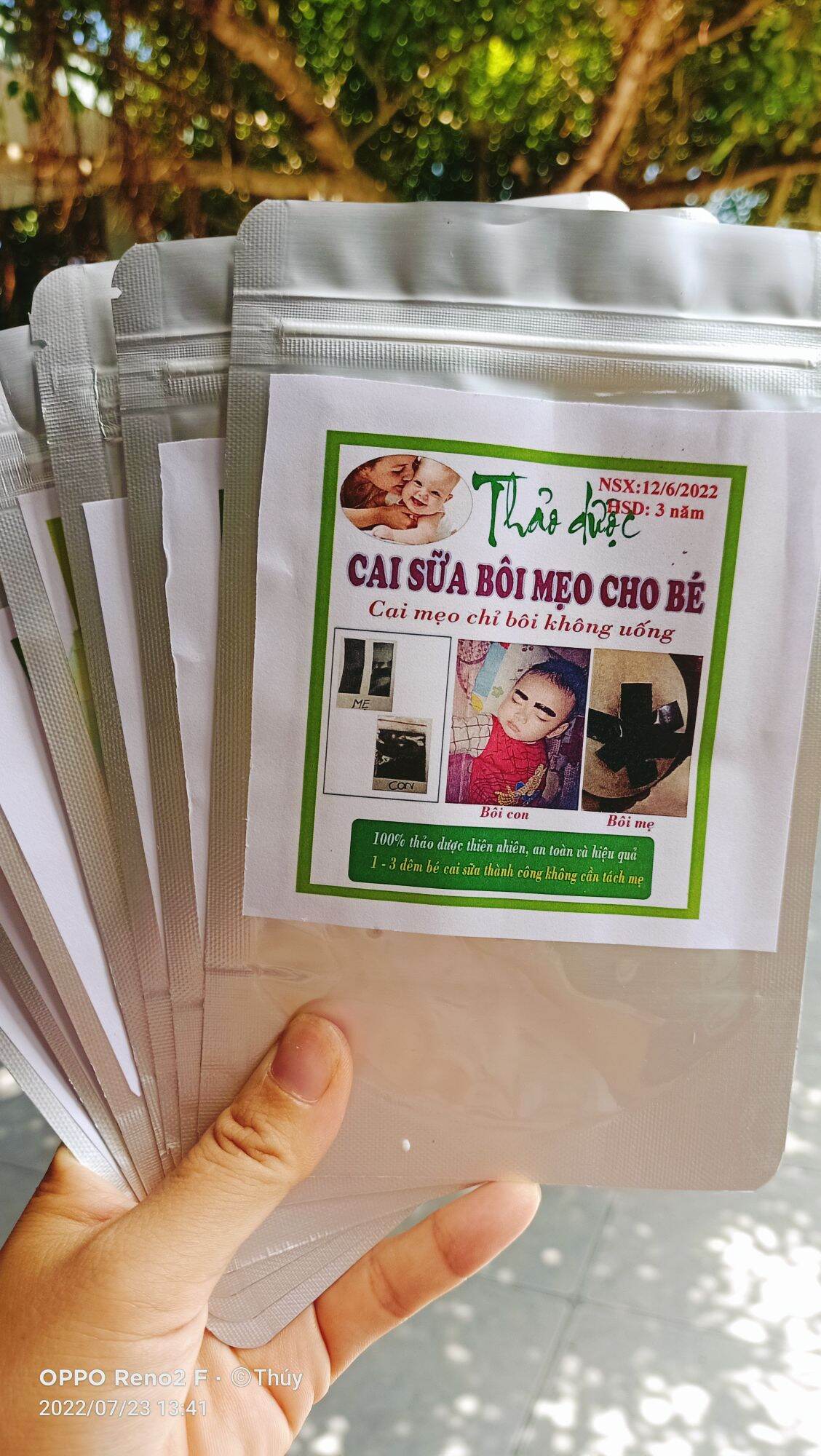 thảo dược cai sữa bôi mẹo cho bé